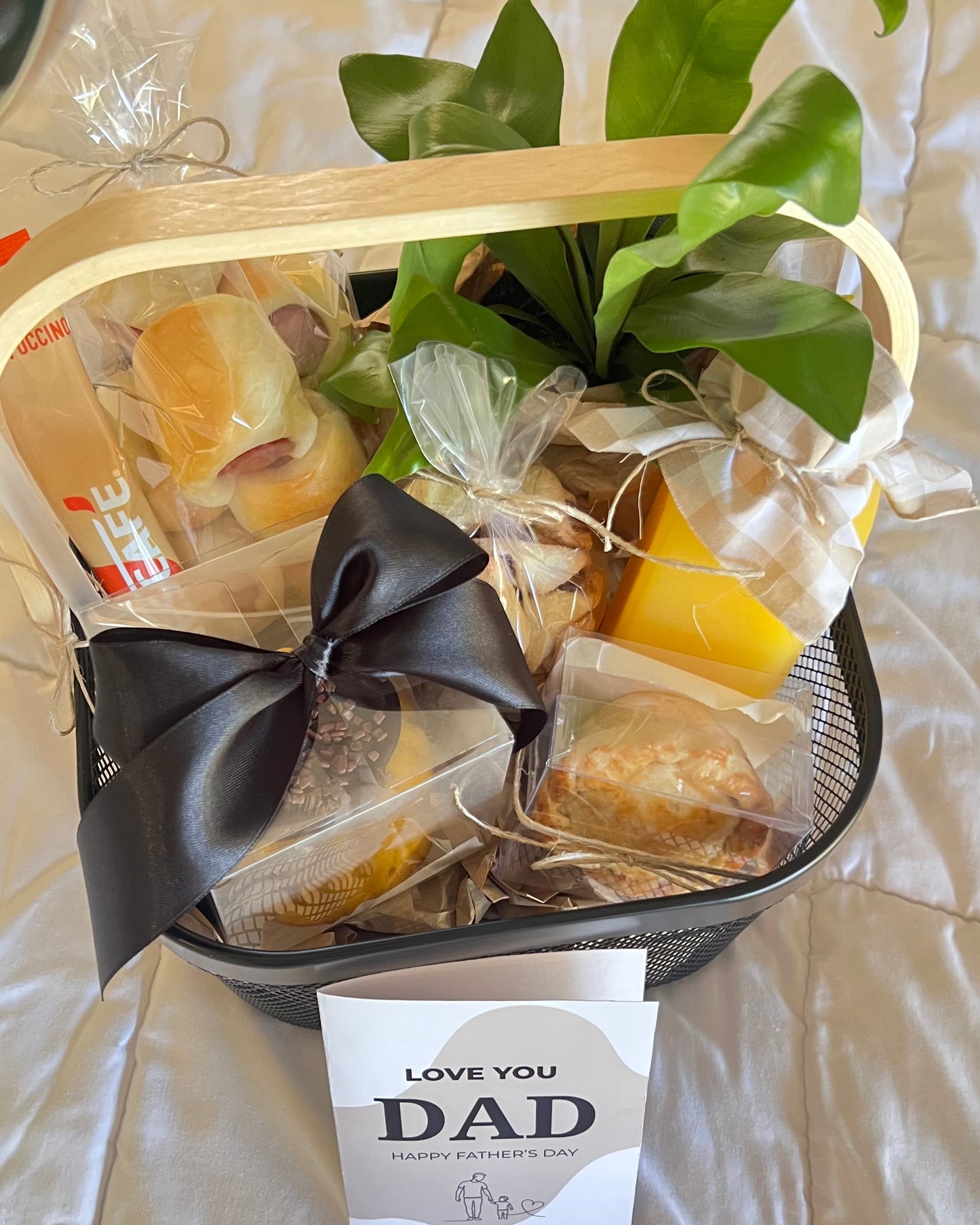 Dad's Brekkie Basket
