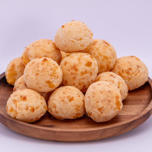 Brazilian Pão de Queijo (Cheesebread)